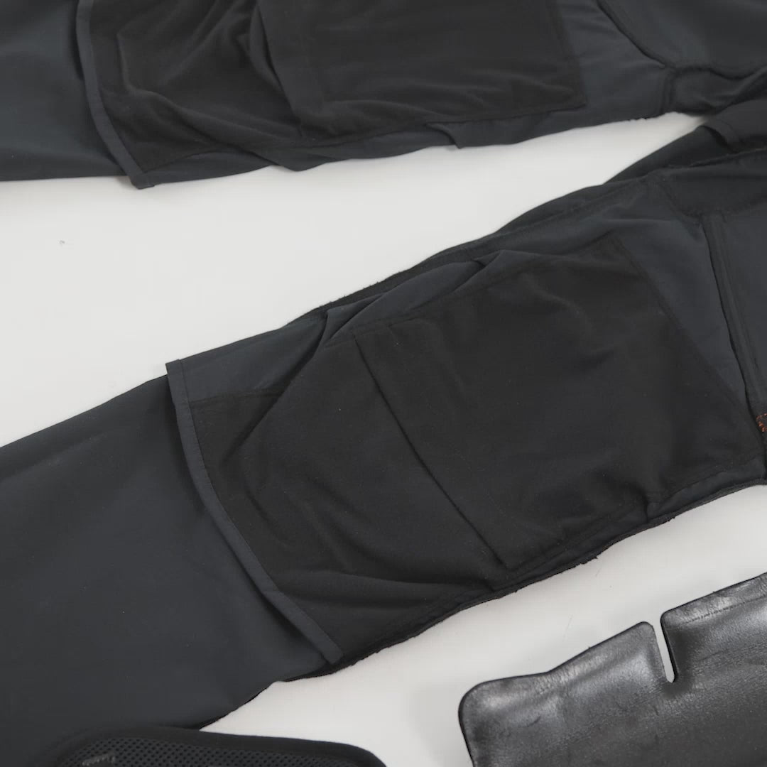 Video showing the pockets of the Genus Women's Gardening Propants