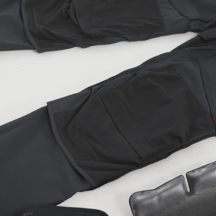 Video showing the Genus Men's Gardening Propants pockets